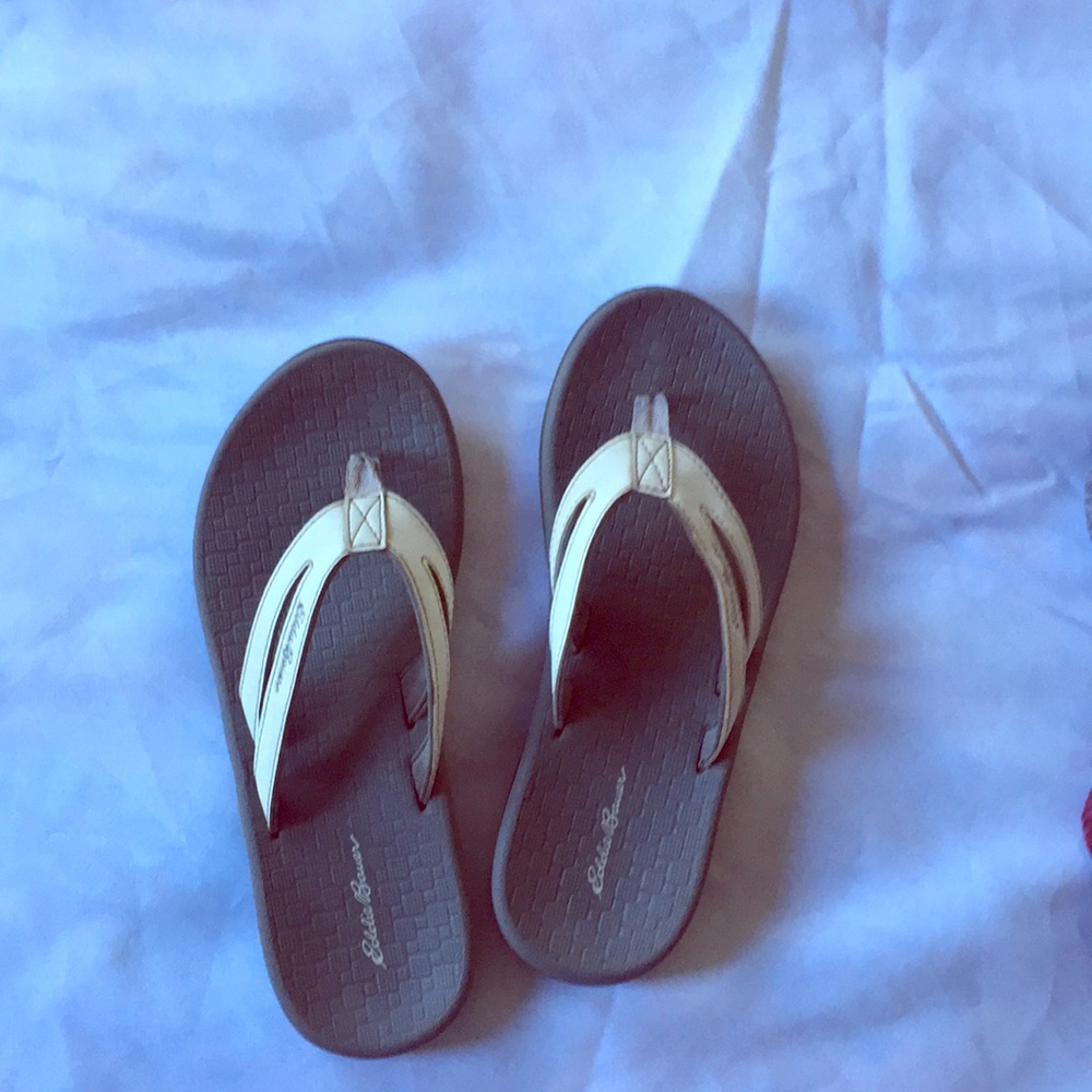 Sandals flip flop Eddie Bauer grey size 9.5 unisex vacation summer beach hot toe